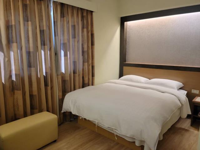 高雄前金透天-1