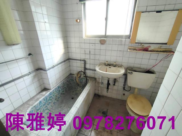 高雄新興區透天-9