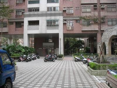 桃園中壢拍賣大樓-1