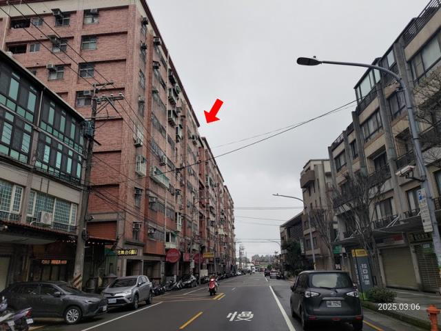 桃園中壢華廈法拍-2