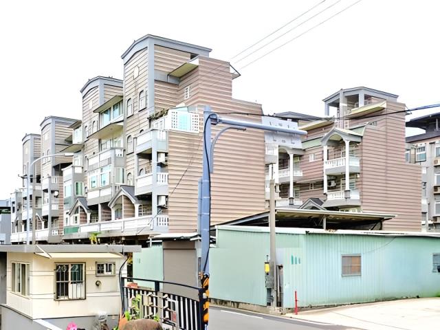 八里拍賣透天-7