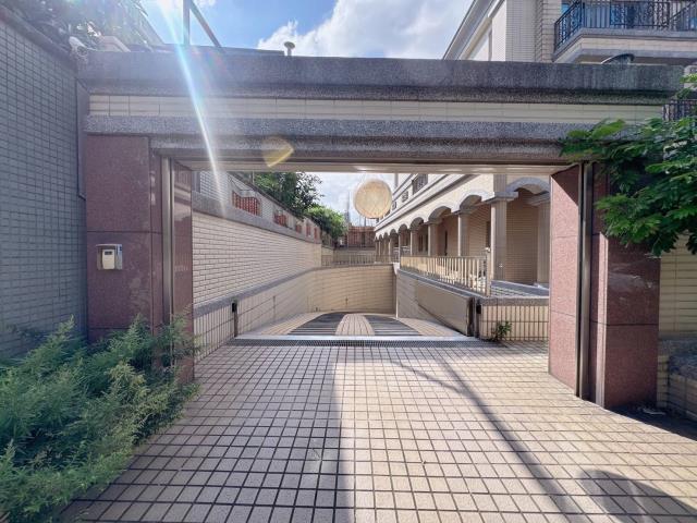 林口交流道大電梯別墅