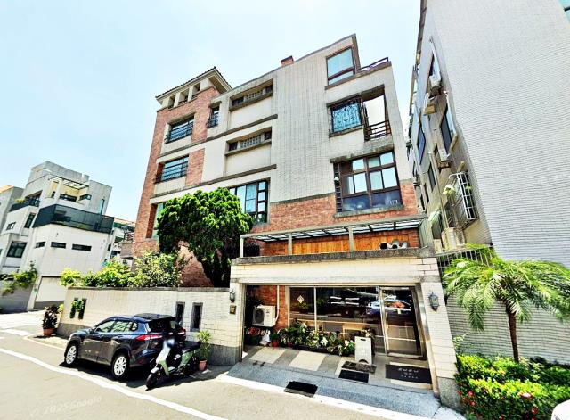 東區拍賣透天-6