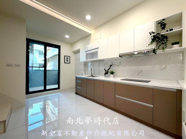 台南東區透天-10