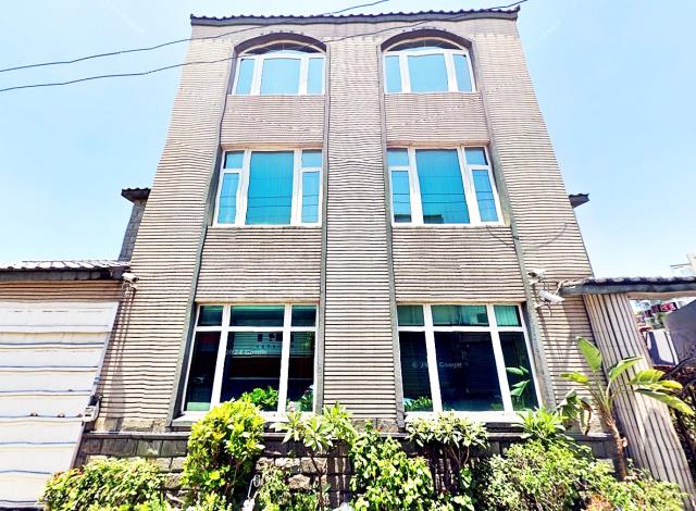 竹南鎮三泰街電梯車墅