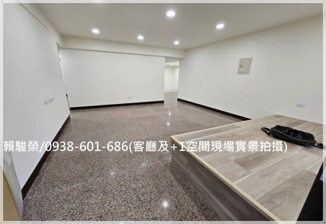 中壢體育園區一樓電梯