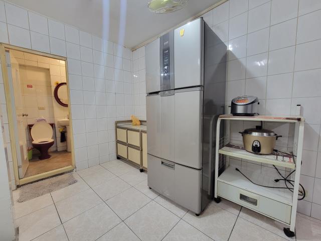 華勛一樓3房門前停車