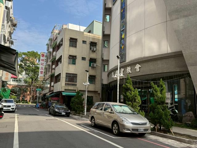 高雄鹽埕法拍大樓-4