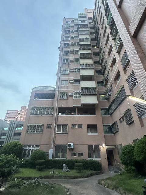 高雄岡山法拍大樓-8