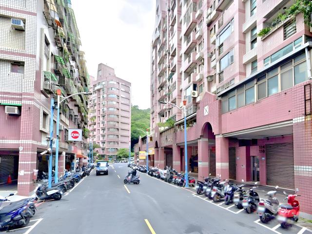 五股拍賣大樓-4