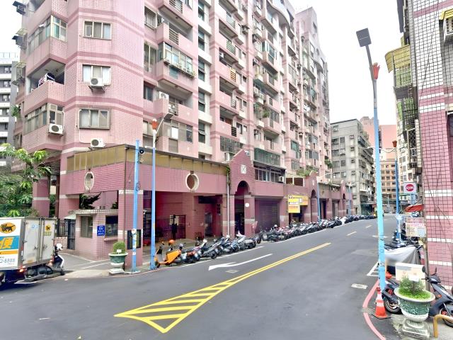 五股拍賣大樓-1