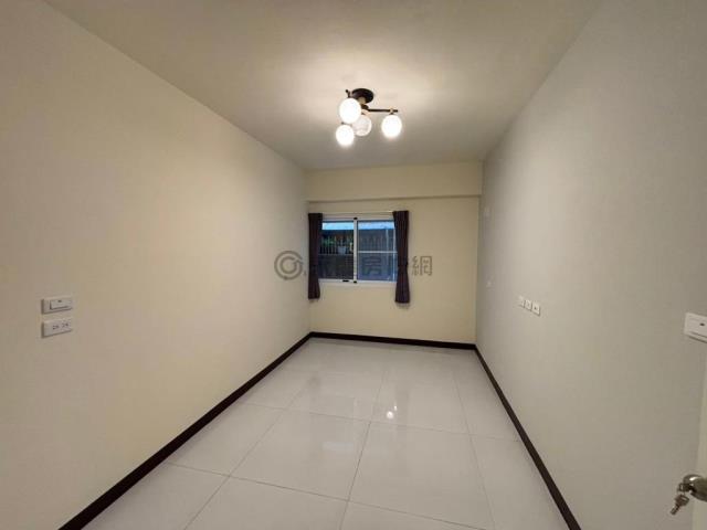 高雄新興區大樓-4