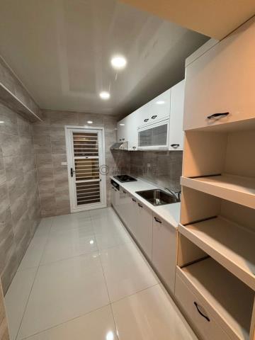 高雄新興區大樓-9