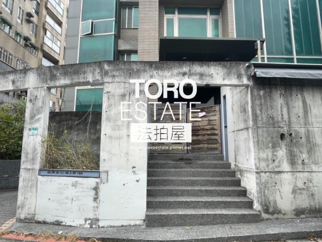 台北士林法拍大樓-2