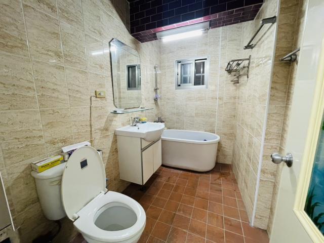 高雄新興區公寓-9