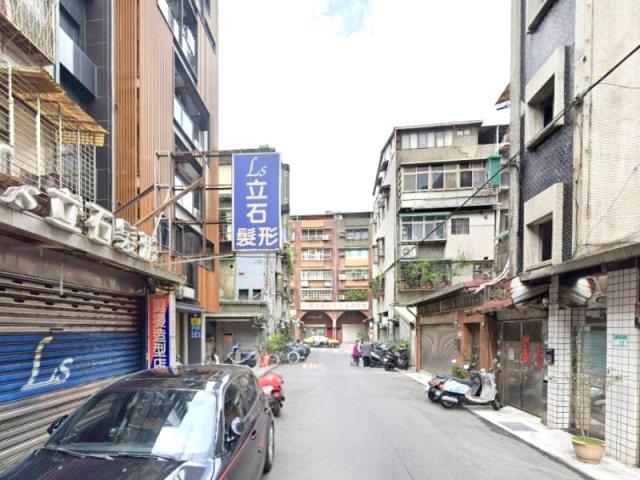 台北信義區大樓拍賣-7