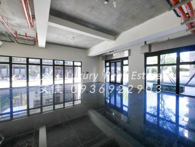 遠雄晴川挑高店面