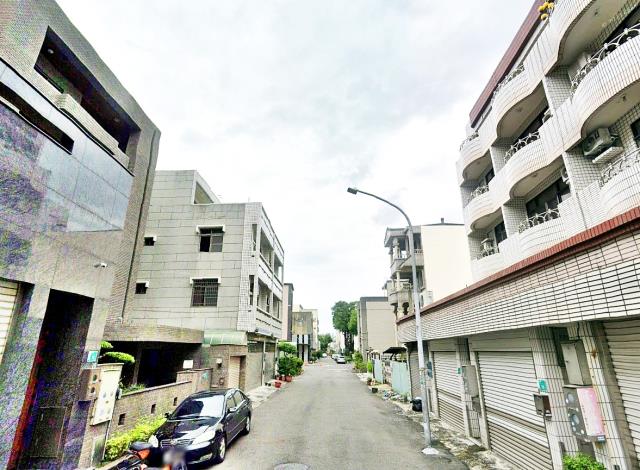 永康區大勇路車庫透天