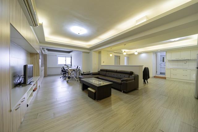 高雄新興區大樓-1