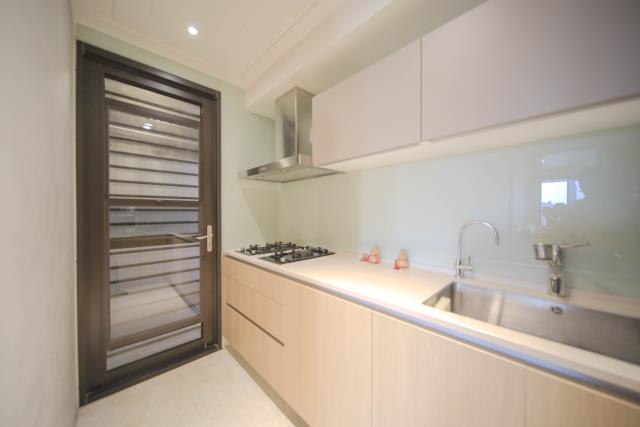 高雄新興區大樓-13