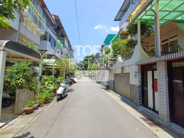 新北淡水法拍透天-6