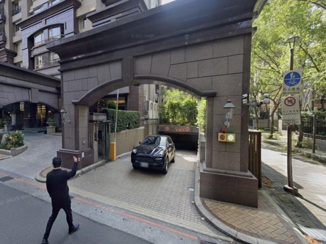 台北信義區大樓拍賣-7
