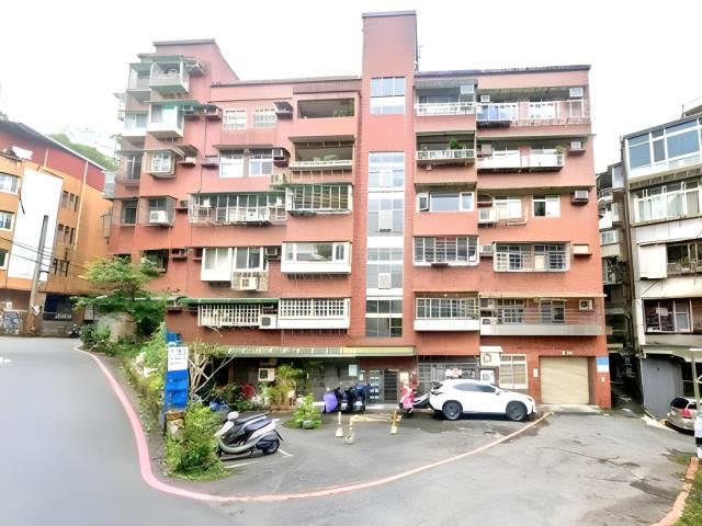 新北新店華廈法拍-2