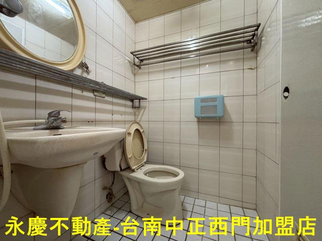 台南東區透天-11