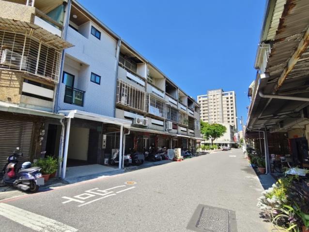 台南東區透天-1