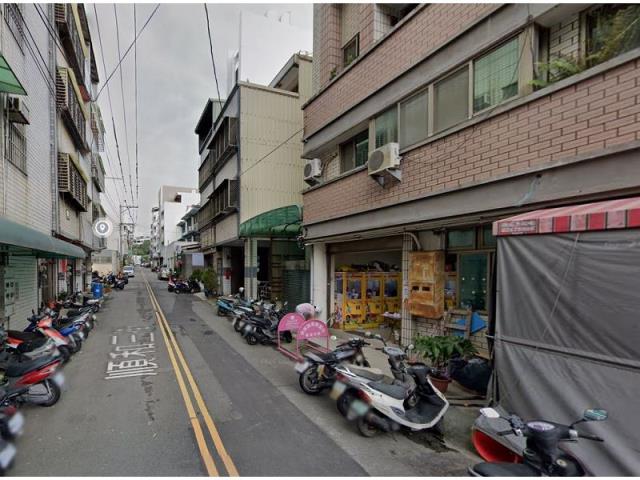 台中西屯華廈法拍-4