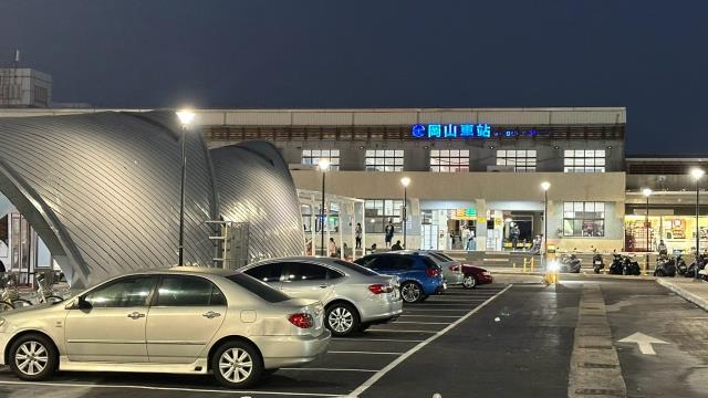 高雄岡山法拍透天-8