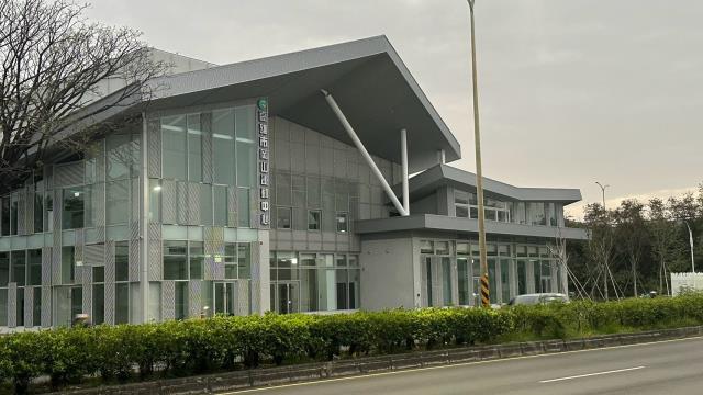 高雄岡山法拍透天-9