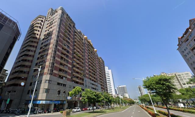 高雄新興區大樓法拍-4